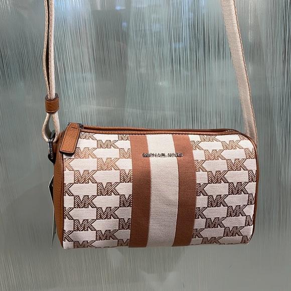 Michael Kors Men’s Women’s Cooper mini duffle xbody NWT 
Light Cream Multi 

NWT - Picture 13 of 16